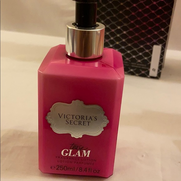 2pc Victoria’s secrets woman gifts sets - Picture 5 of 6
